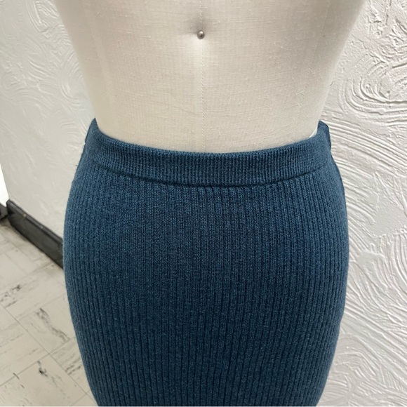 Eileen Fisher Ribbed Merino Wool Knit Top and Midi Skirt Set; fits Size 6 - Picture 7 of 13